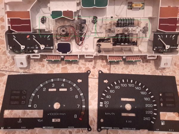 Step 06: light distributors
remove the two light distributors, they are not screwed in anymore just held in position with two locating pegs
