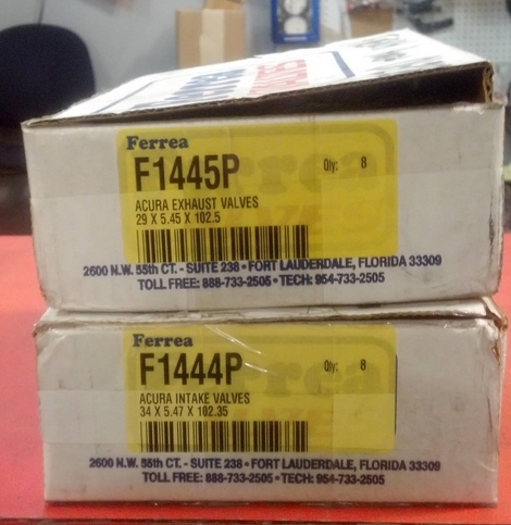 Acura_Ferrea_valves_F1445P_and_F1444P.jpg