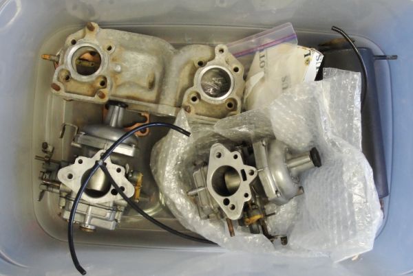 Lotus_manifold_and_Stromberg_carbs_.jpg