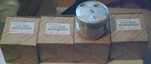 pistons_-_4A-GE_10-1_Euro-spec_bluetop_pistons.jpg